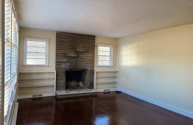 1806 South Hill Avenue Gallery 2