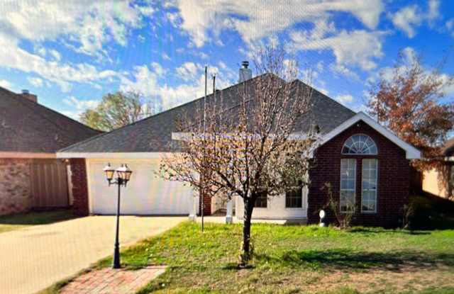 Large 4 bedroom Home in the Lawndale Addition photos photos