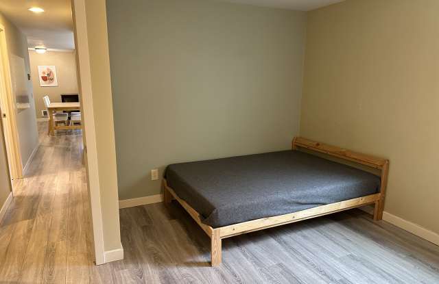 2626 East Madison Street photos photos