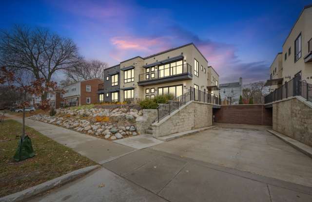 462 West Stadium Boulevard - 1 photos photos