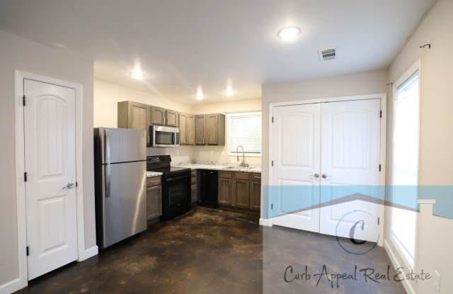 Beautiful 4 bed 2 bath home - HUD accepted!! Gallery 3