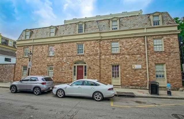 1323 DAUPHINE Street photos photos
