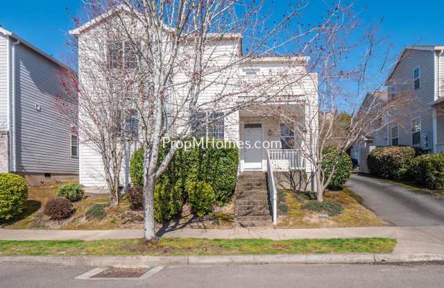 Inviting Three Bedroom Townhouse - Prime Clackamas Location! - 15031 Southeast Elm Park Drive, Clackamas County, OR 97015