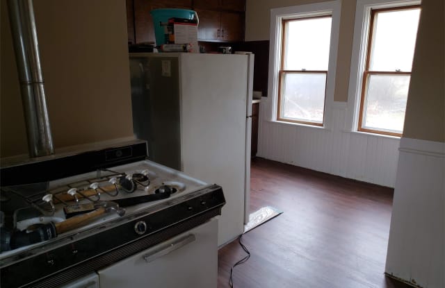 25-27 Granite St - 2r - 25 Granite St, Webster, MA 01570