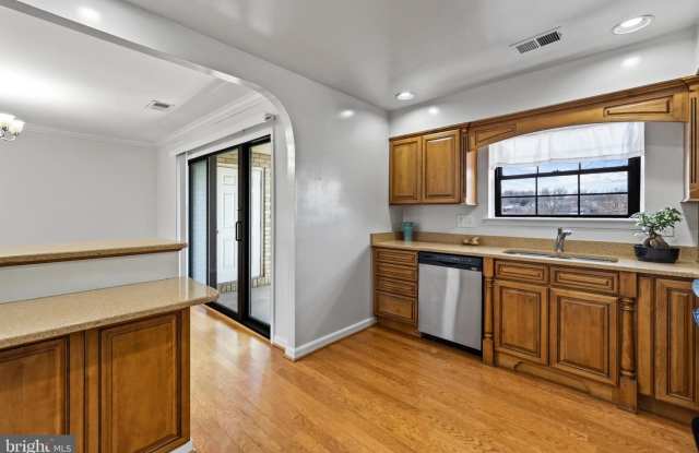 2 SMETON PL #2E Gallery 4
