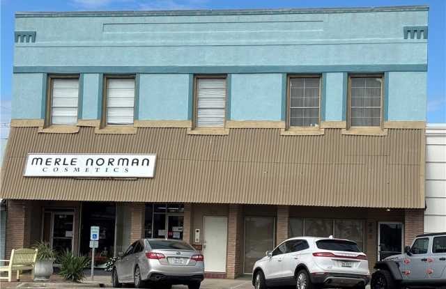 428 S Commercial Street unit: 1 photos photos