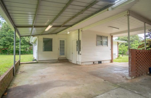 1005 Woodbine Road Gallery 3