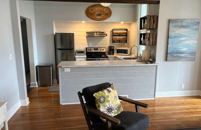 1504 W College Ave unit 1 Gallery 4
