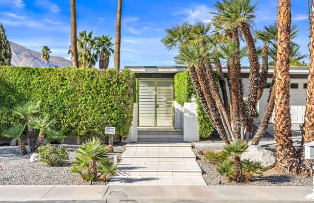 1350 E Murray Canyon Drive Gallery 3
