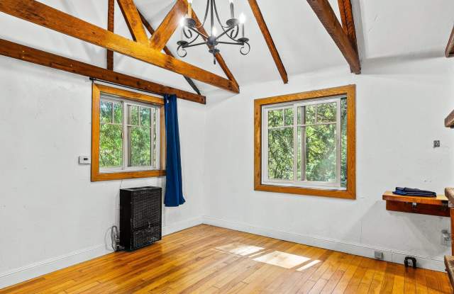 Cozy Cabin Retreat in Scotts Valley – Ideal for Commuters Gallery 3