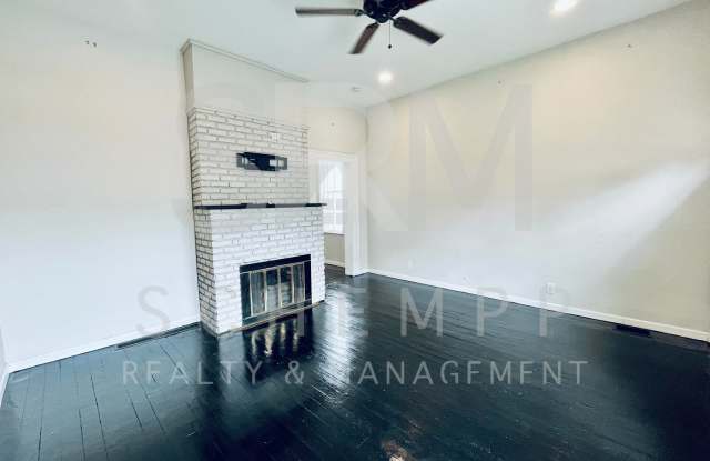 One Bedroom/1.5 Bath  Highlands Home with Bonus Finished Basement **COMING SOON** Gallery 4