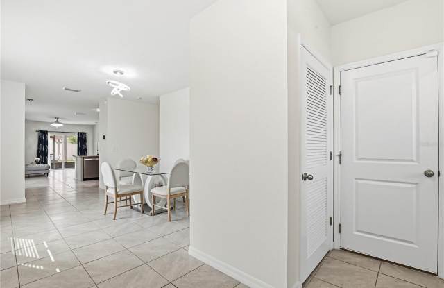 2839 MAIDEN GRASS Isle Gallery 3