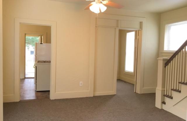 3 Bedroom Single Family Home in Goshen! Gallery 3