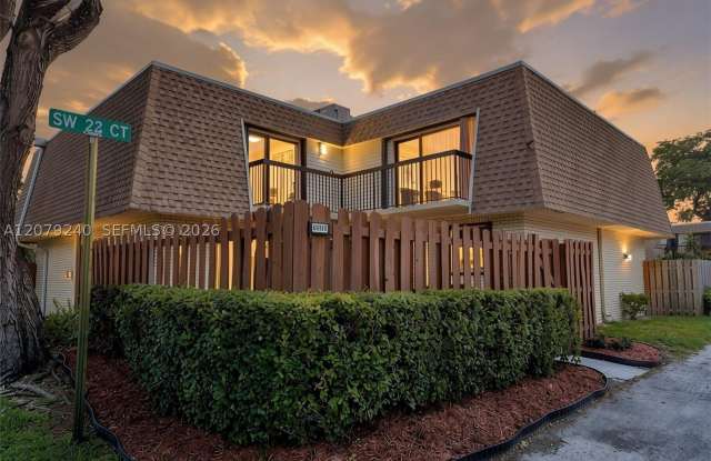 8215 SW 23rd Ct Gallery 2