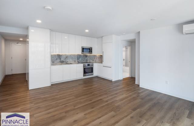 987 Queen St #2212 photos photos
