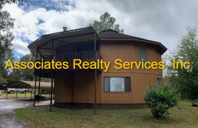 Newly renovated 3 bedroom,  in Lake Butler, available early Summer! photos photos