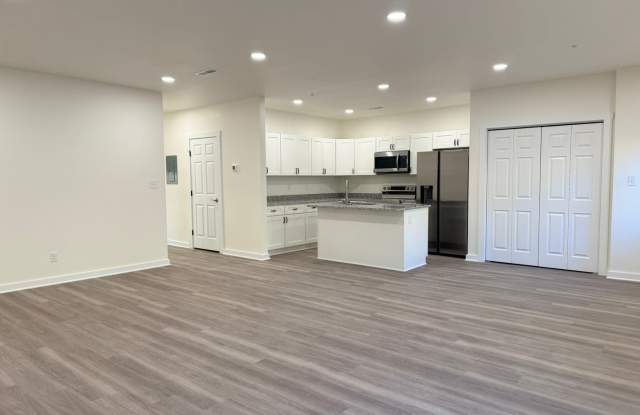 TWO BRAND NEW MIXED USE 3 BEDROOM APARTMENTS IN FOUNTAIN CITY!! Gallery 3