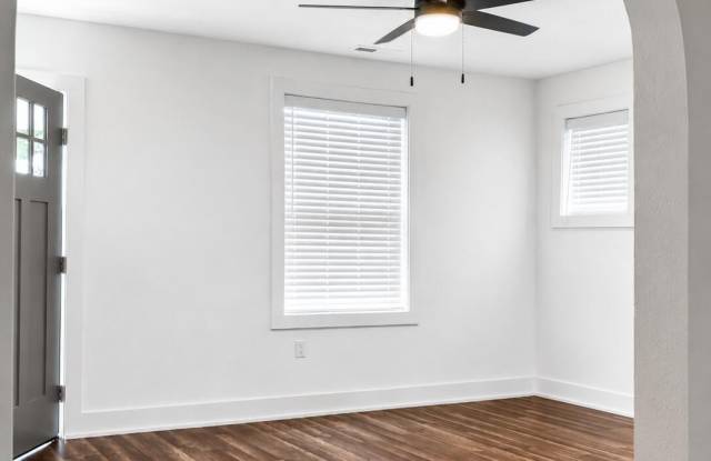 1009 Cedarwood St Gallery 3