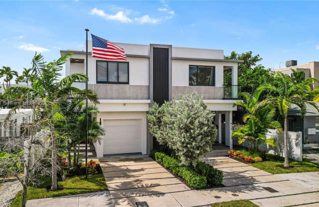 813 NE 17th Ter - 813 Northeast 17th Terrace, Fort Lauderdale, FL 33304