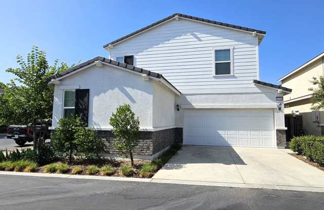 16736 STAGS LEAP LANE FONTANA 92336 (4 BED / 3 BATH) Gallery 3