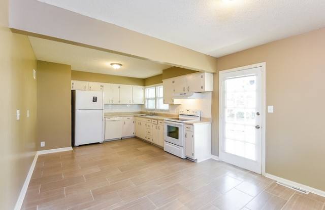 13620 Applewood Drive Gallery 4
