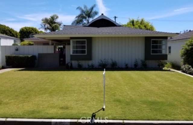 442 Fullerton Avenue - 442 Fullerton Avenue, Newport Beach, CA 92663