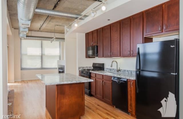 935 W Van Buren St 3O7 - 935 West Van Buren Street, Chicago, IL 60612