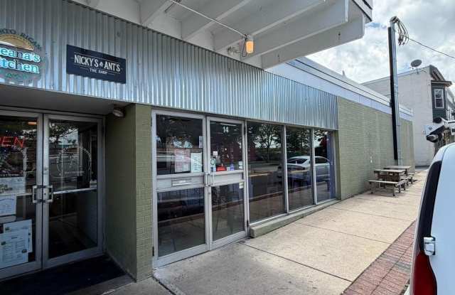 300 E HIGH Street Gallery 3