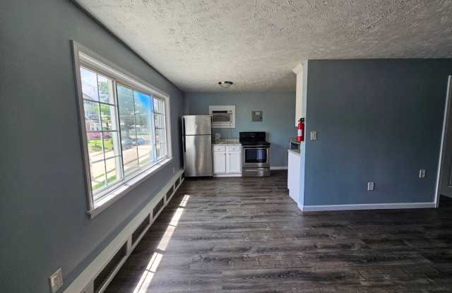 2 bedroom 1 bath top floor apartment located in Bellvue! photos photos