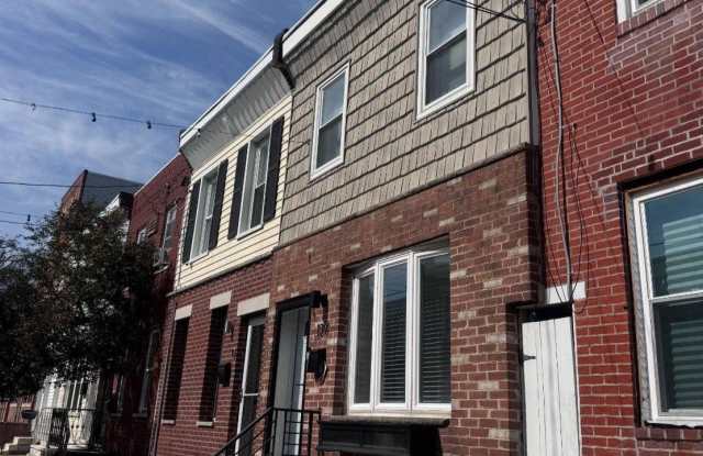 139 MIFFLIN Street Gallery 3