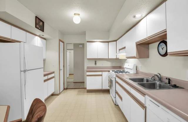 Charming 3BR House in Urbana - Showing starts Sept 5 Gallery 4