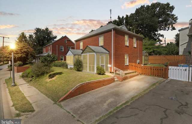 2205 6TH STREET S - 2205 6th Street South, Arlington, VA 22204