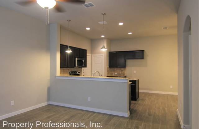 573 Creekside Forest Gallery 3