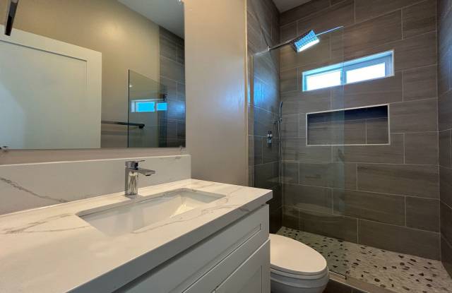 Built in 2024! Driveway & Garage Parking! Gallery 3