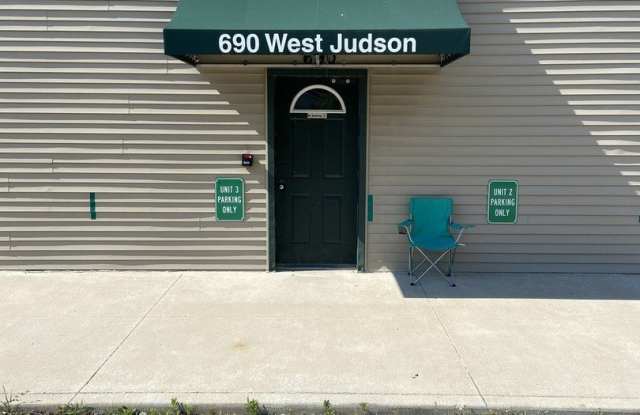 690 W Judson Street - 690 West Judson Street, Carbon Hill, IL 60416