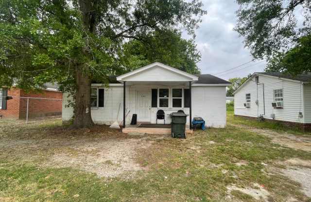 Charming Ranch - 949 Woods Street Southeast, Wilkinson Heights, SC 29115