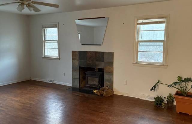 14830 SHANNONDALE ROAD Gallery 4
