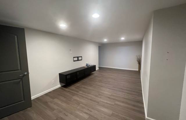 NORTHGATE MOVE IN READY! 3 BEDROOM 2 FULL BATH! photos photos