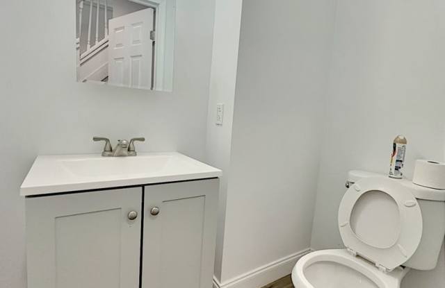 911 N Rose st 3 Bedroom 3.5 Bath Gallery 3