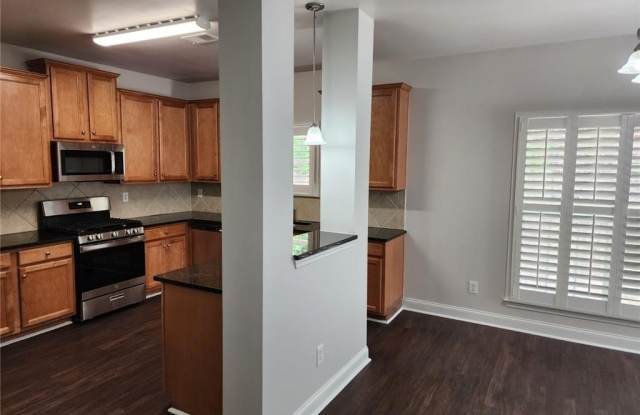 465 Roland Manor Drive Gallery 4