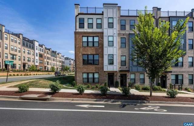 Light filled 3 BR, 2.5 Ba end unit in Brookhill Commons photos photos