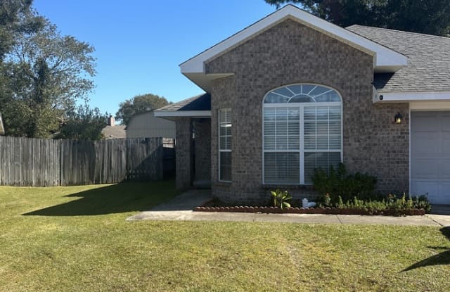 4912 Genevive Court - 4912 Genevive Court, Bellview, FL 32526