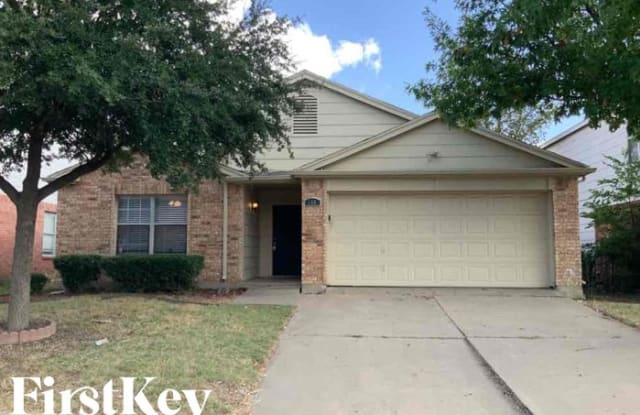 208 Amber Ridge Drive - 208 Amber Ridge Drive, Arlington, TX 76002