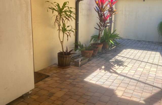 Cute 1 bedroom 1 bathroom Apartment- utilities included photos photos