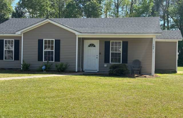 Darling home outside City Limits photos photos