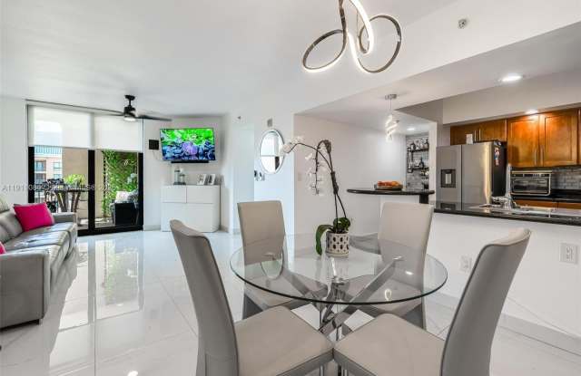 100 N Federal Hwy photos photos