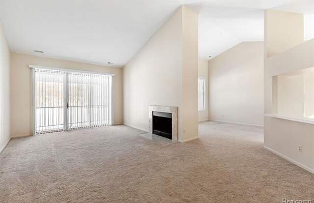 1987 EAGLE POINTE Gallery 4