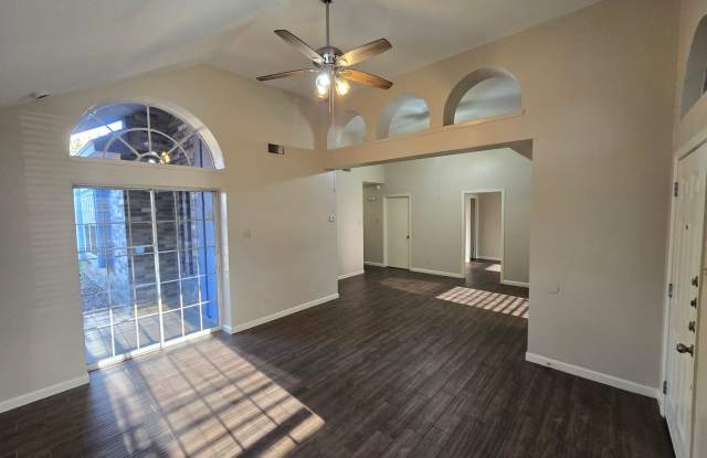 Mines Road Area! Four Bedroom Available! Gallery 4