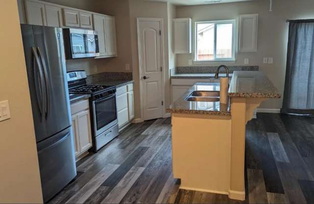 Now Available 3 bedroom| 2 baths 1597sqft home in Fallon! Must See! photos photos