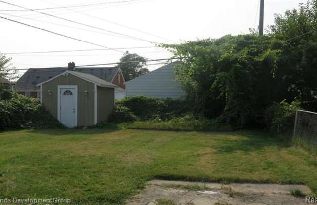 23035 NORMANDY Avenue Gallery 2